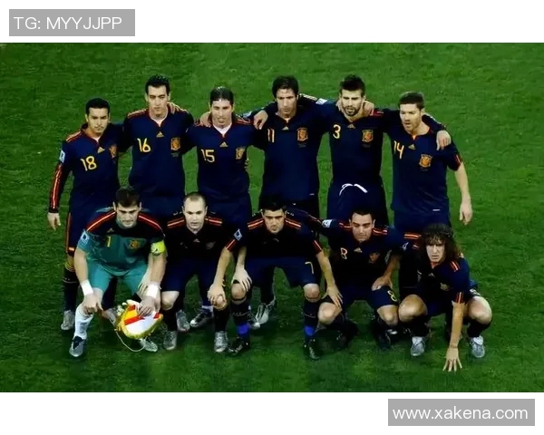 被围攻的足球明星如何在逆境中重塑自我与职业生涯的辉煌